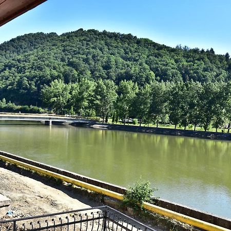 Hotel Ostrov Călimăneşti 外观 照片