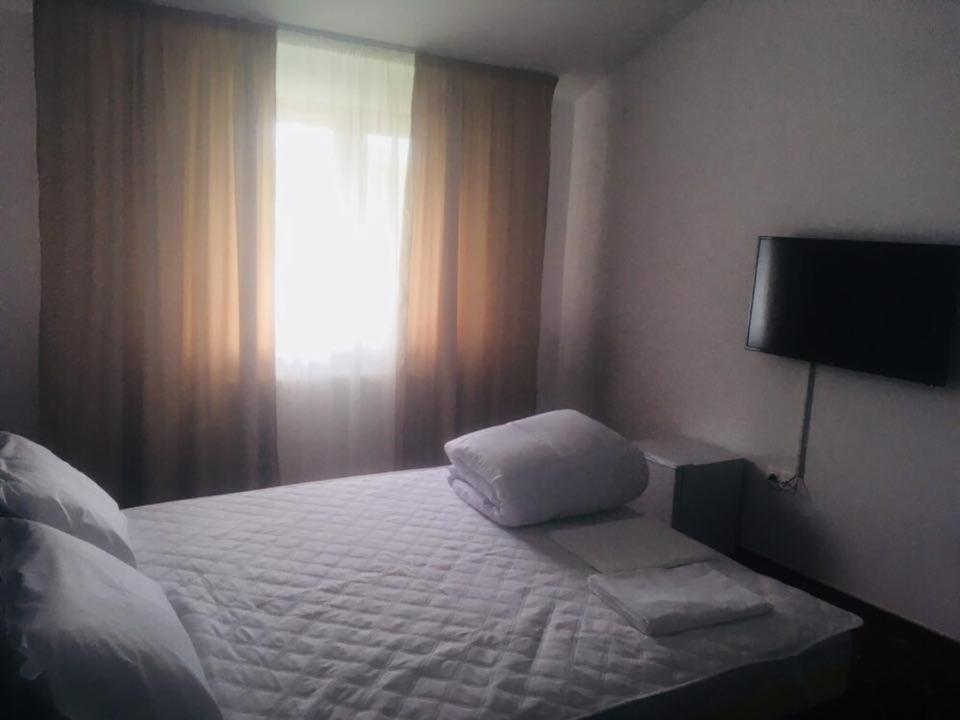 Hotel Ostrov Călimăneşti 外观 照片