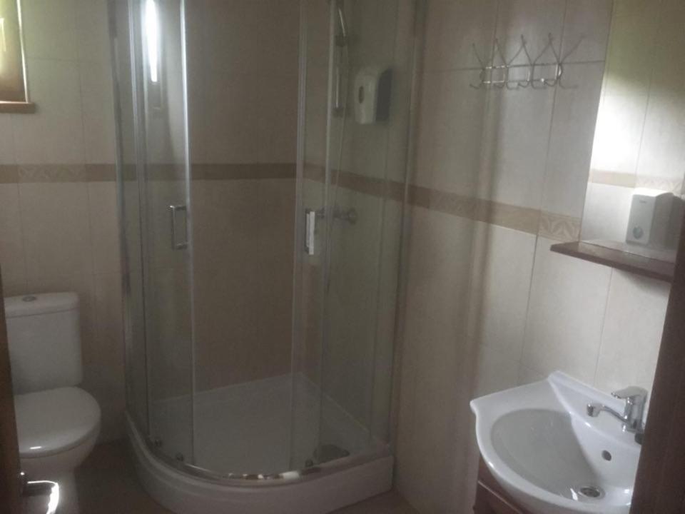 Hotel Ostrov Călimăneşti 外观 照片