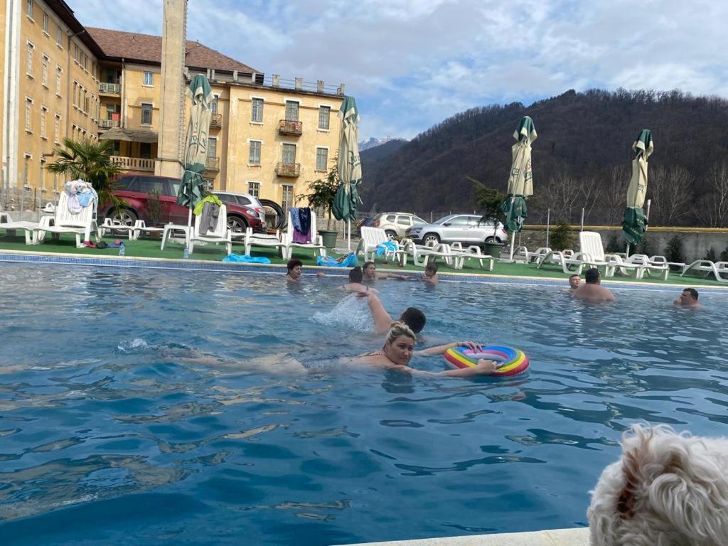 Hotel Ostrov Călimăneşti 外观 照片